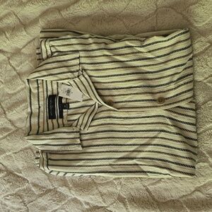 100% cotton short sleeve camp shirt by Banana Republic
